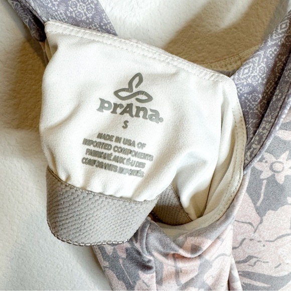 Prana beige gray geometric cross strap built in sports bra tank top small - Picture 5 of 5
